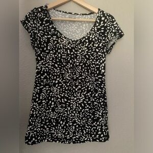 Motherhood Maternity tee